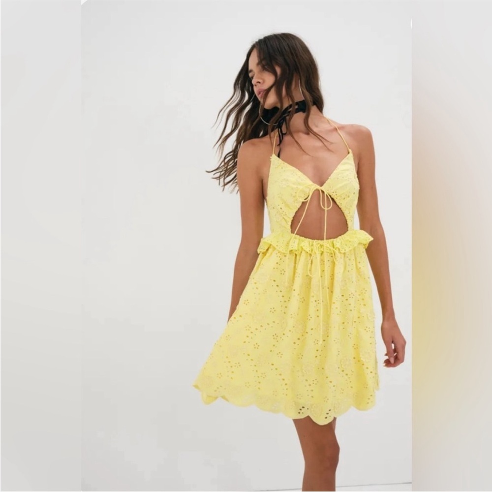 For love and lemons 🍋 yellow mini dress